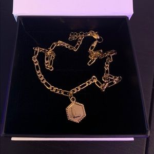 Vibeszn Initial Pendant (L) Choker